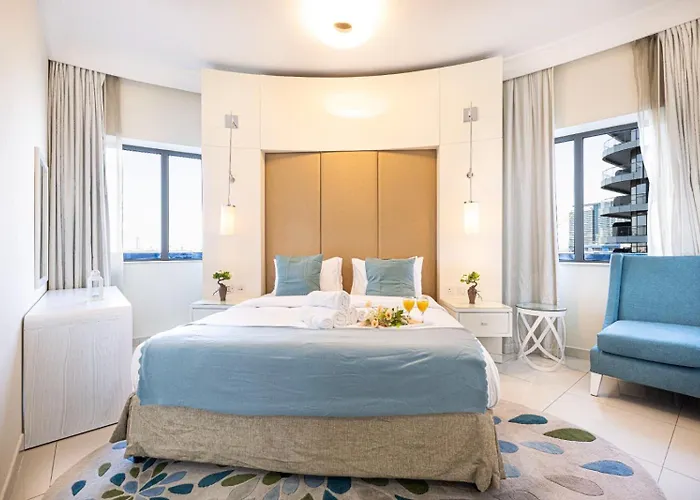 1 Minute Walk To Dubai Mall, 2 Bedroom Luxe Apartment In Elite Building With Pool And Gym