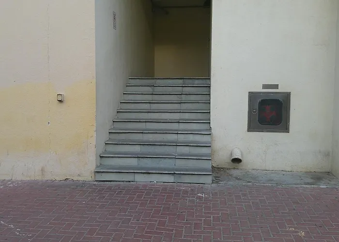 Ruby Star Hostel Dubai Loft Bed Partition G