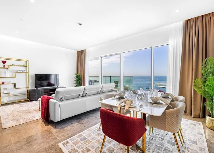 Private Beach - 4Br - 8 Sleep - Pool - 180 Grades Sea & Ain View - Huge Balcony - Parking - Prime Location