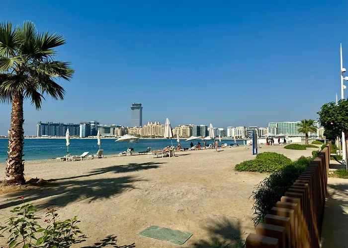 1Br Luxurious Beachfront Apartment