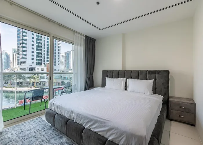 Marina Views Tower I Waterfront Apartment