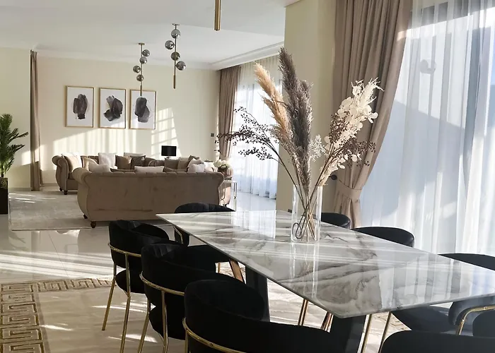 Trophy - La Dolce Vita Villa