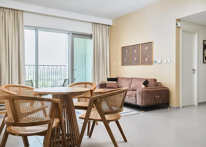 Bellavista Downtown Views II Tower 1 Modern 2Br Downtown City View