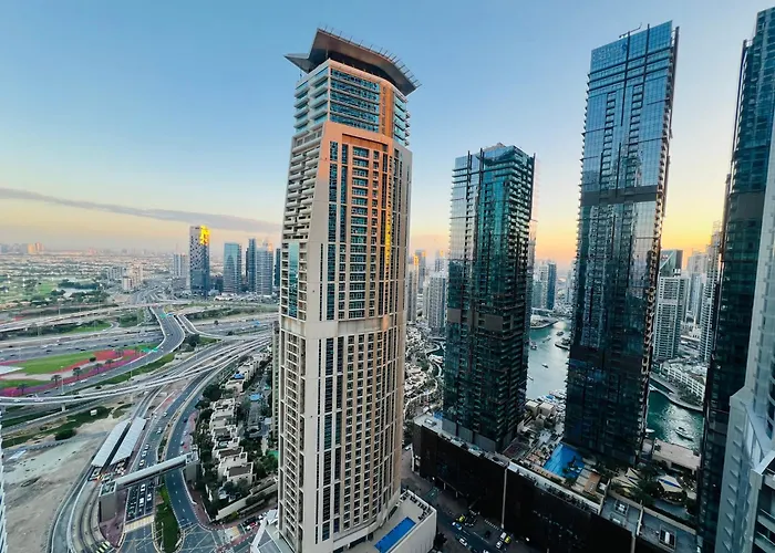 Stunning Views 1 Bedroom Flat, Near Beach & Tram With Free Parking In Dubai Marina