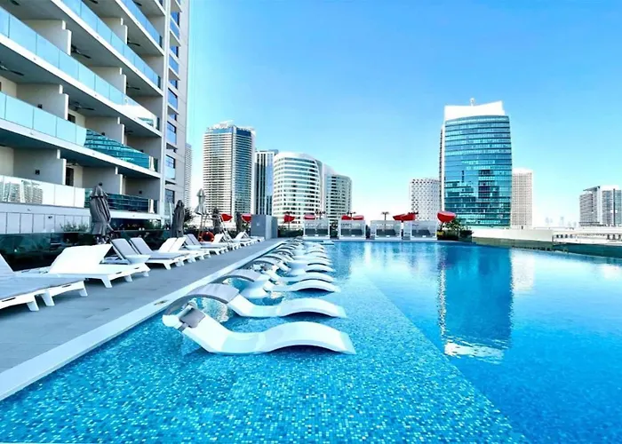 Luxury 2 Bedroom With View-Dubai Business Bay