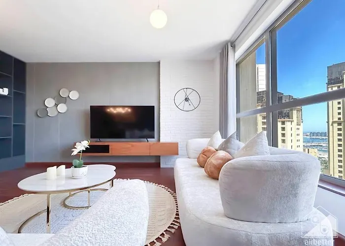 Luxury Stay With Incredible Views & Balcony Dubai Jbr