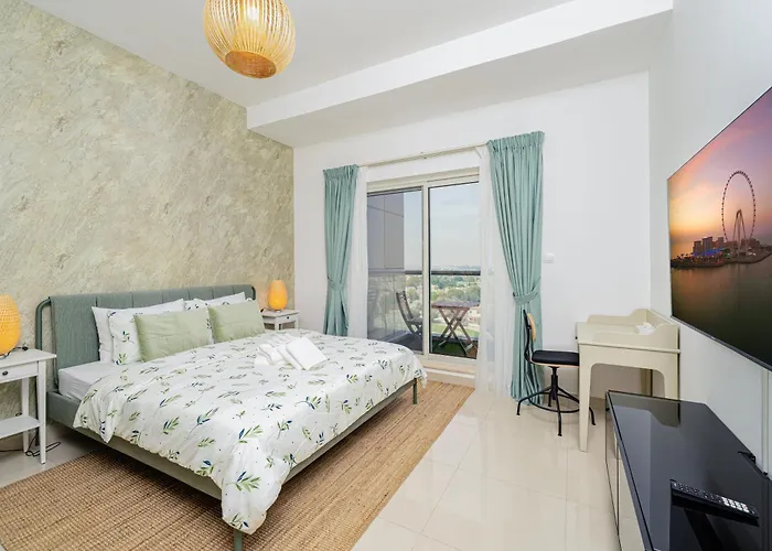 Luxury Studio - Golf Views - Sports City, Dubai