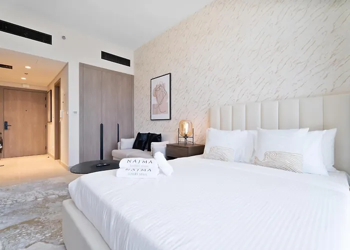 Nasma Luxury Stays - Laya Heights