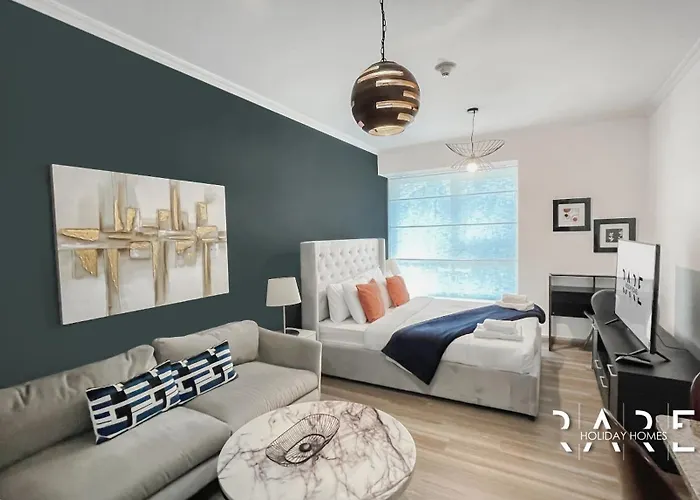 Rare Holiday Homes - Goldcrest Executive - R3012 - Jumeirah Lake Towers