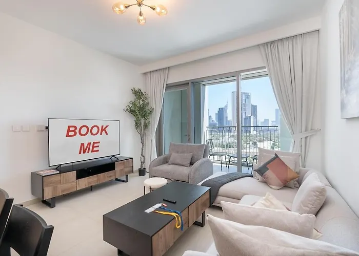 Elegant 2-Bedroom With Comfy Living Area In Downtown