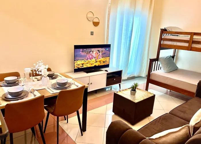 Cozy 1 Bedroom Apartment In Dubai By Al Ghaimah Holiday Homes