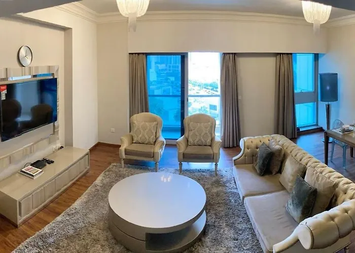 Stylish 1Br With Customized Furniture