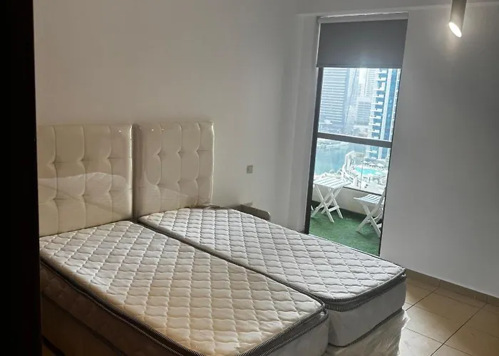 Luxury Room With Lake View In Jbr