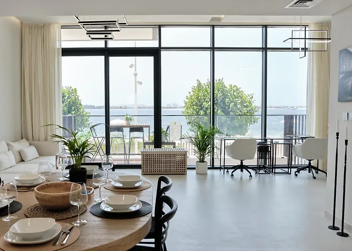 Beachfront Townhouse Sea Breeze