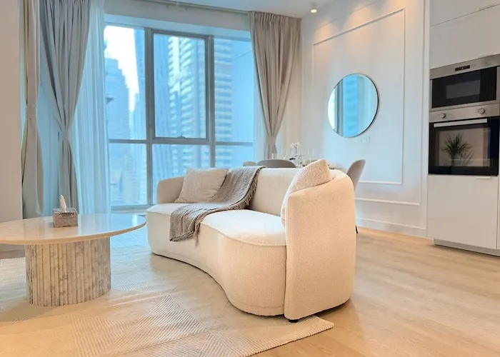 Cozy And Modern Two Bedroom Apartment In Dubai Marina