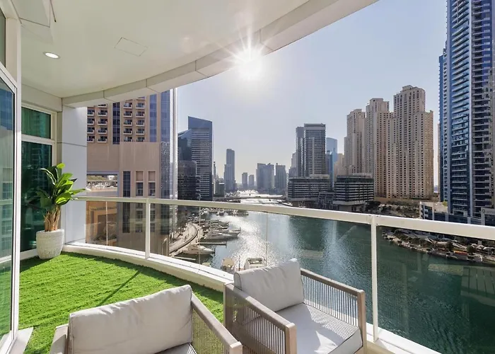 Waterfront Flat Stunning View Sleeps 6