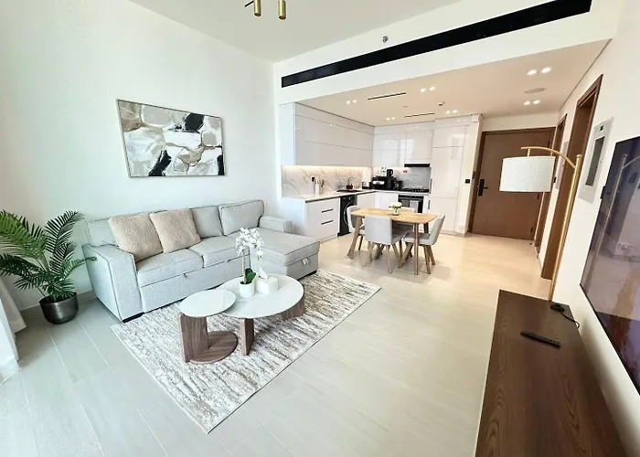 Comfortable 1Br Jvc Balcony Parking