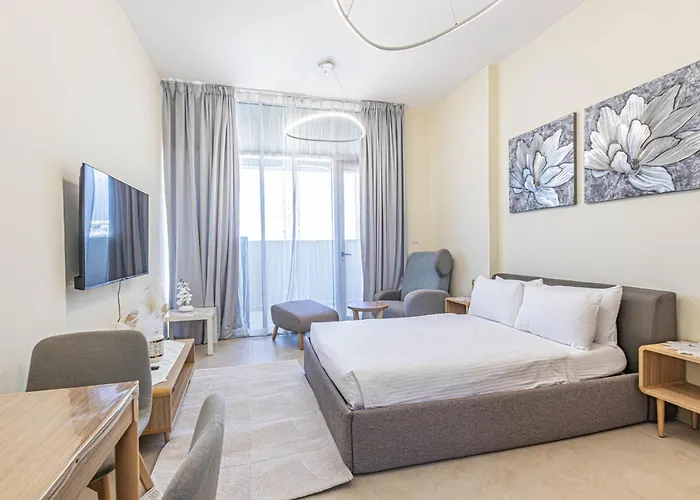 Cozy Studio Apt In Azizi Shaista, Prime Al Furjan