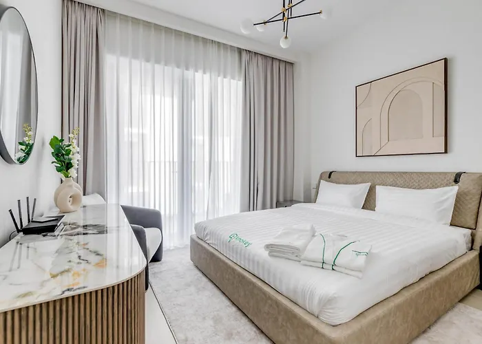 Knokey Dubai Creek Beach With Lagoon Pool Access
