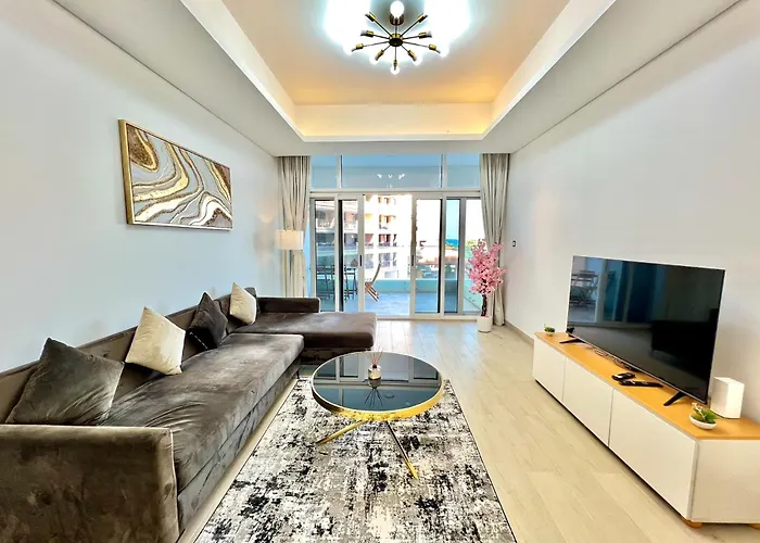 Azizi Mina - Palm Jumeirah