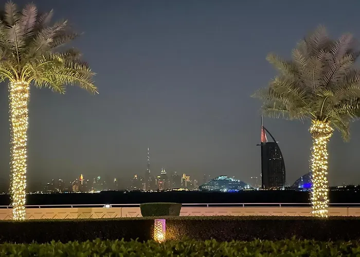 Cozy Home With Beach Access In Palm Jumeirah