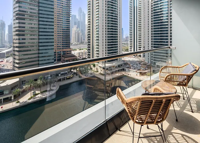 Upscale Studio Apartment In Goldcrest Views