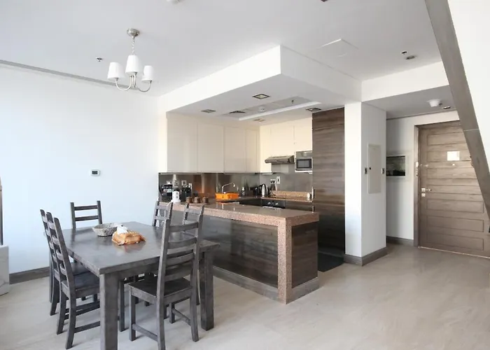Espace Holiday Homes - Bay Square 12