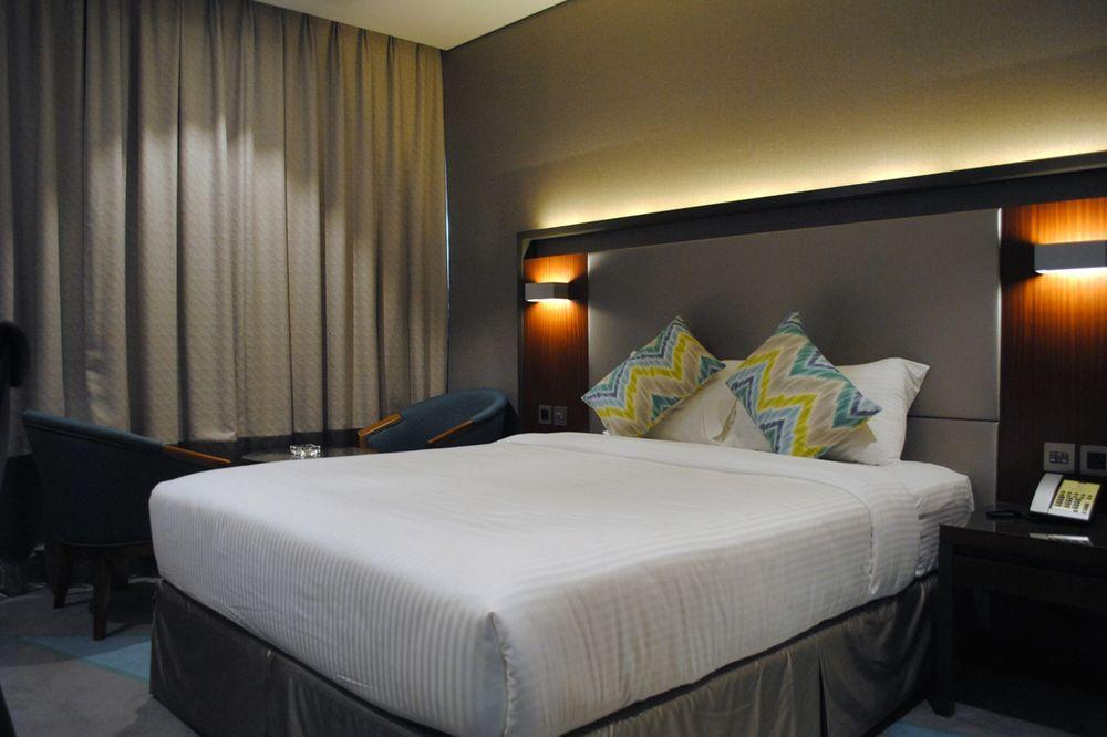 Hotel Versailles By Raviz 4*