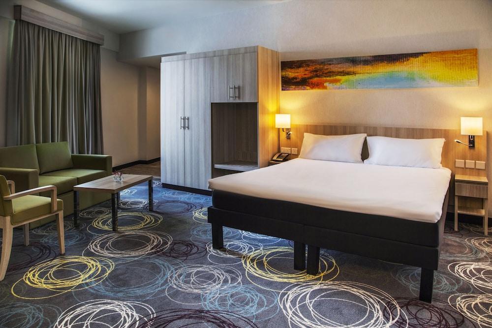 Ibis Styles Dragon Mart 3* Dubái