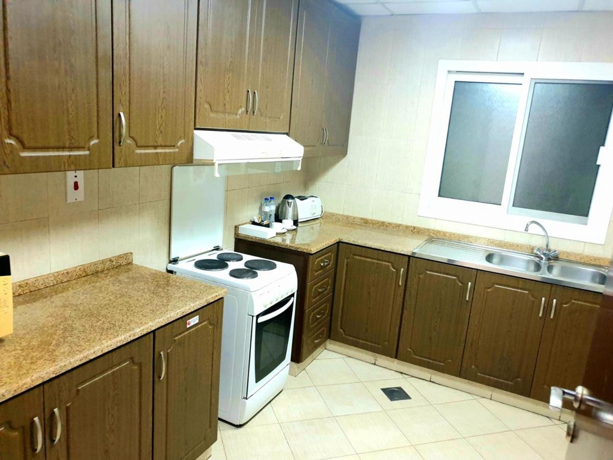 Fortune Classic Apartment, Airport ,near Dafza Metro Station 4* Dubái