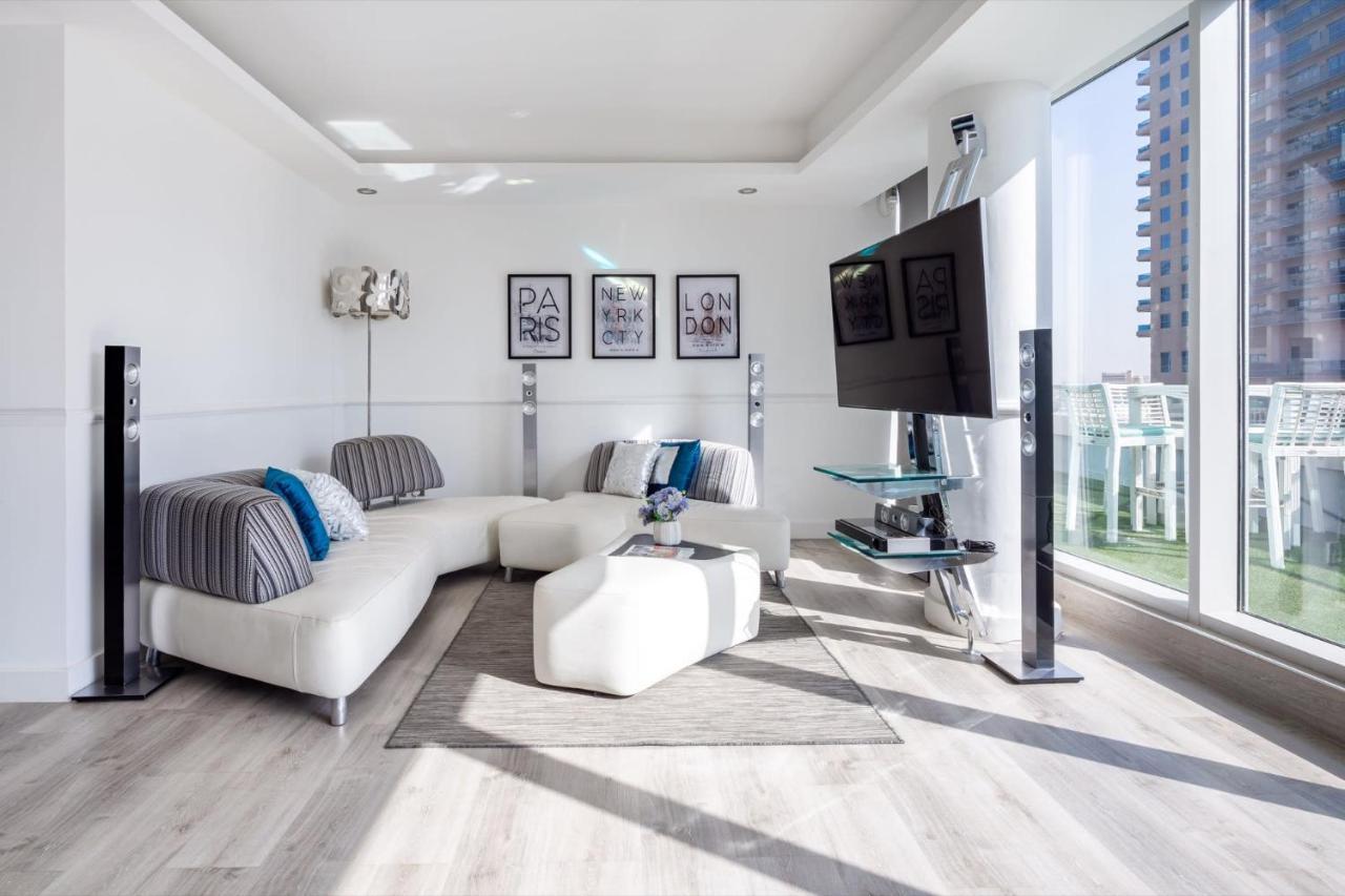 Lägenhet Frank Porter - Damac Waves Dubai