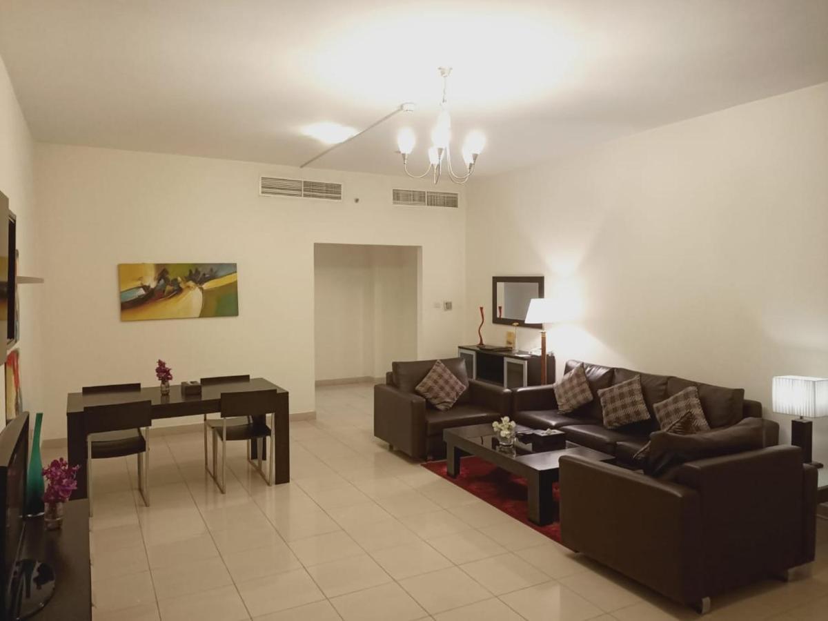 Fortune Classic Apartment, Airport ,near Dafza Metro Station Dubái