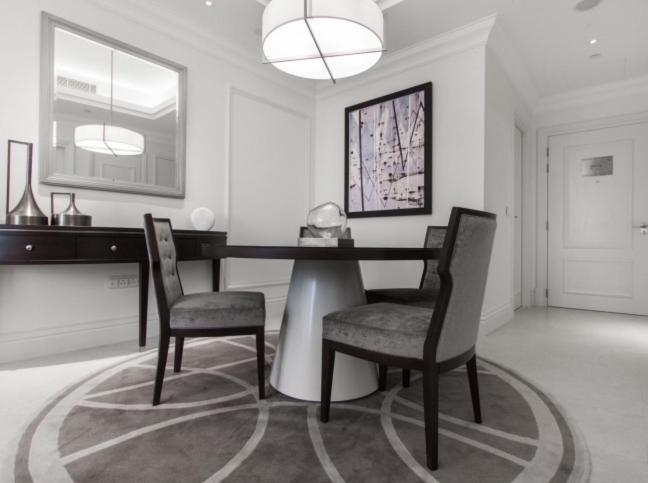 Amazing 2 Bedroom With Full Burj View Apartment *