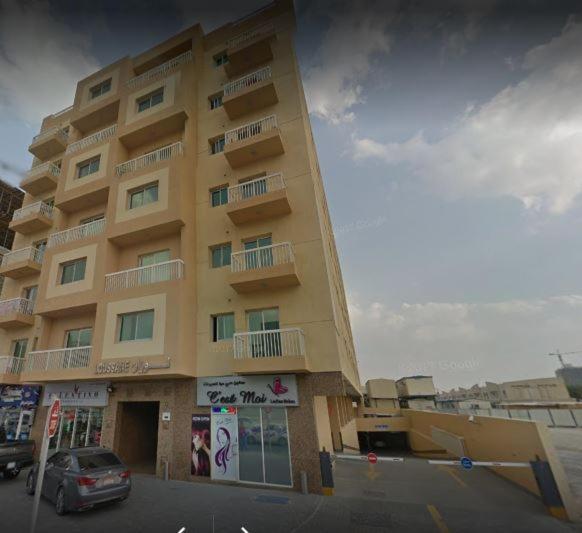 Private Partitioned Nr Mall Of Emirates Albergue Dubai