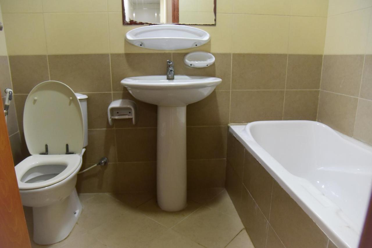 Private Partitioned Nr Mall Of Emirates Albergue Dubai