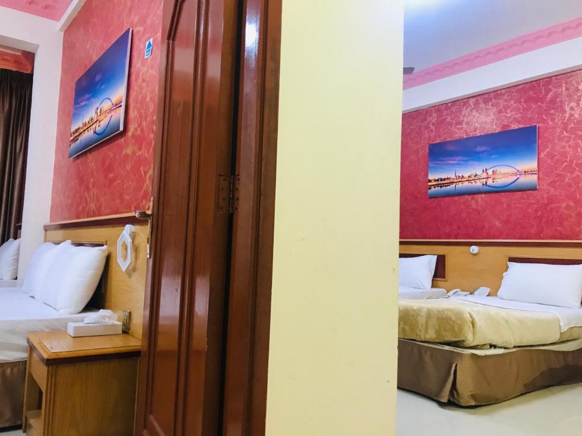 Hotel Golden Touch *