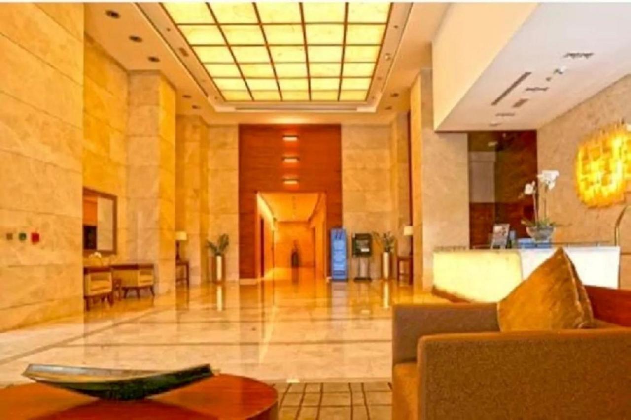 Higuests - Luxury Apt With Balcony, Steps From Burj Khalifa Appartamento Dubai