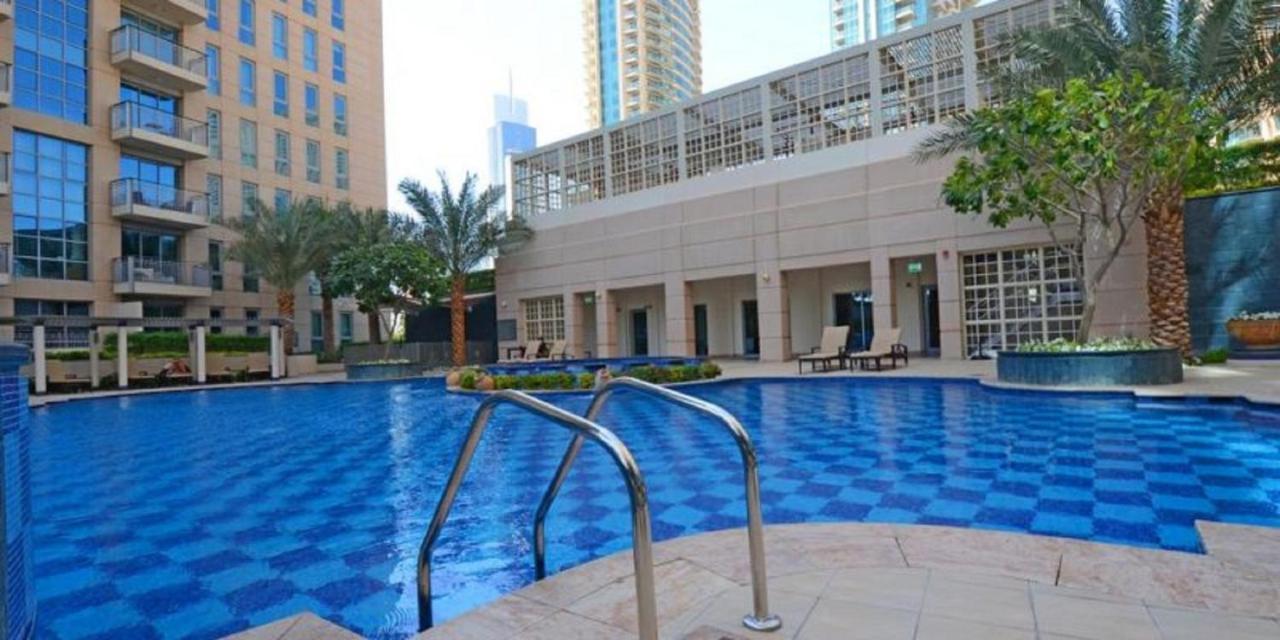 Higuests - Luxury Apt With Balcony, Steps From Burj Khalifa Appartamento Dubai