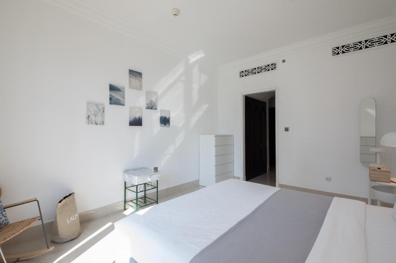 Maison Privee - Opulent Apt Beside Mall W Burj Khalifa Views *