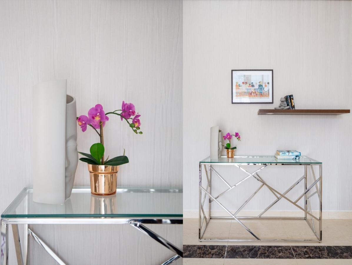 Frank Porter - Mon Reve Apartment Dubai