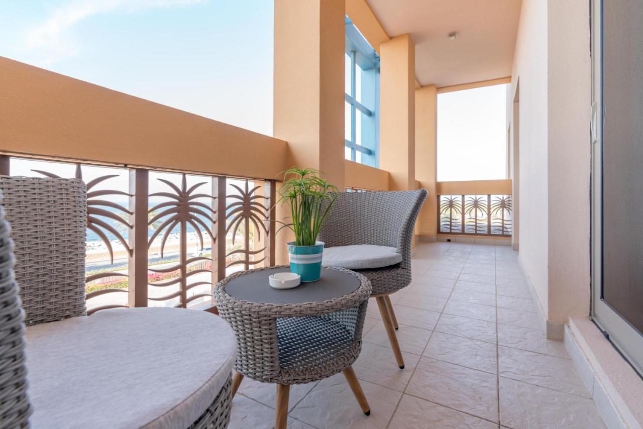 Globalstay At Palm Jumeirah Beachfront Paradise With Pool And Gym Apartamento *