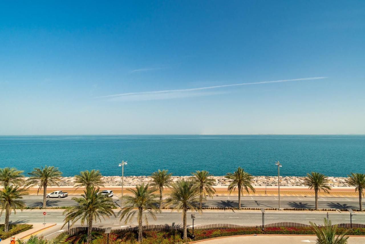 Globalstay At Palm Jumeirah Beachfront Paradise With Pool And Gym Apartamento *