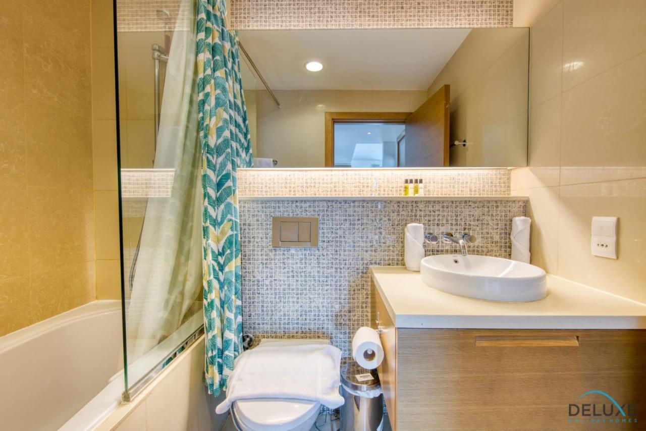 Close To Burj Khalifa & Mall With Relaxing Balcony, Claren Tower 1, Downtown By Deluxe Homes