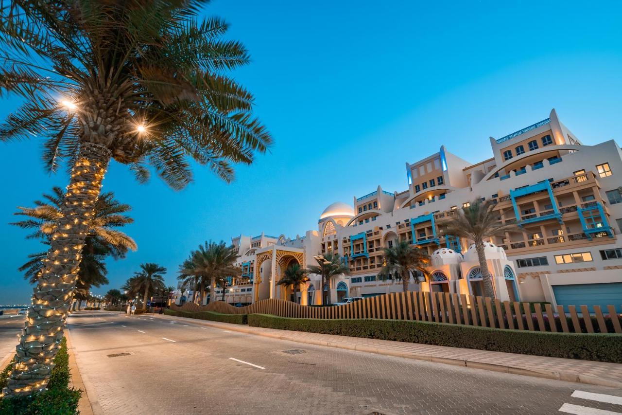 Globalstay At Palm Jumeirah Beachfront Paradise With Pool And Gym *