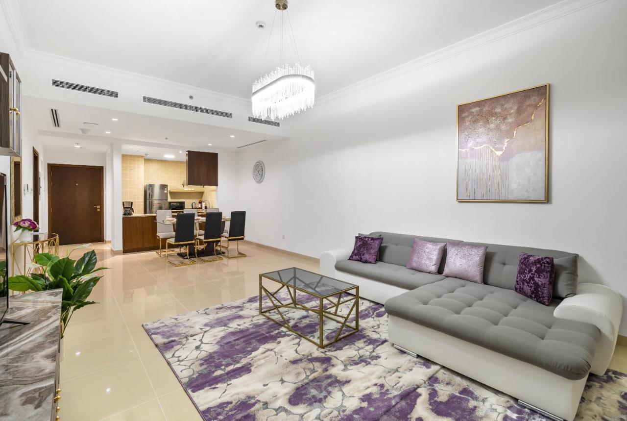 Globalstay At Palm Jumeirah Beachfront Paradise With Pool And Gym Dubai