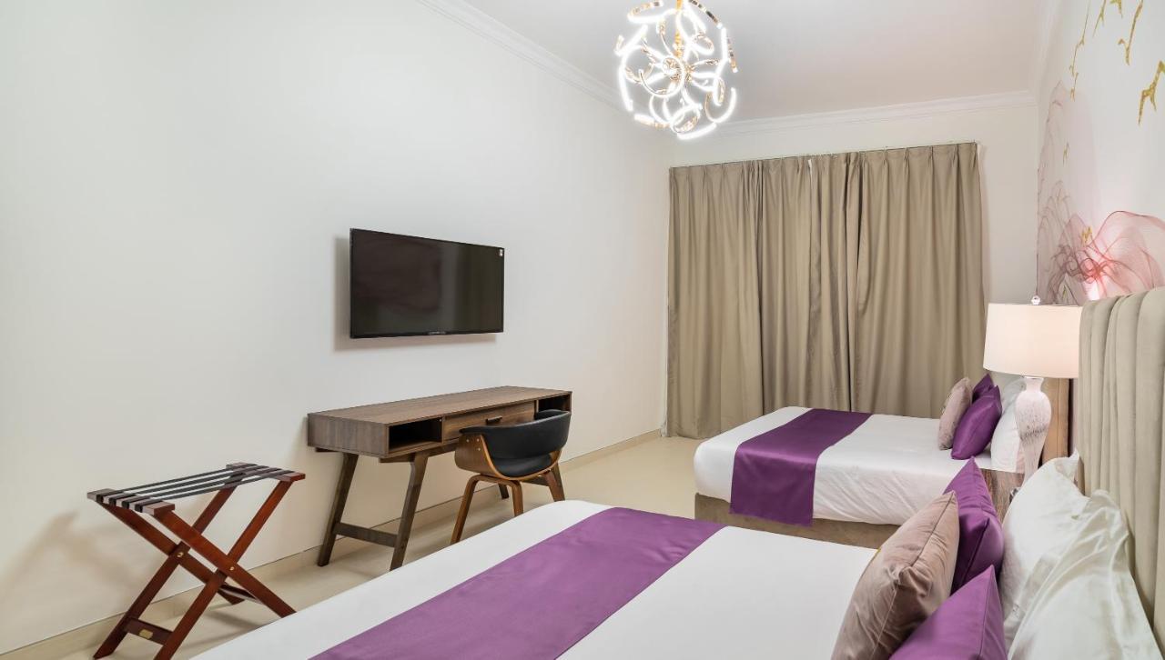 Globalstay At Palm Jumeirah Beachfront Paradise With Pool And Gym