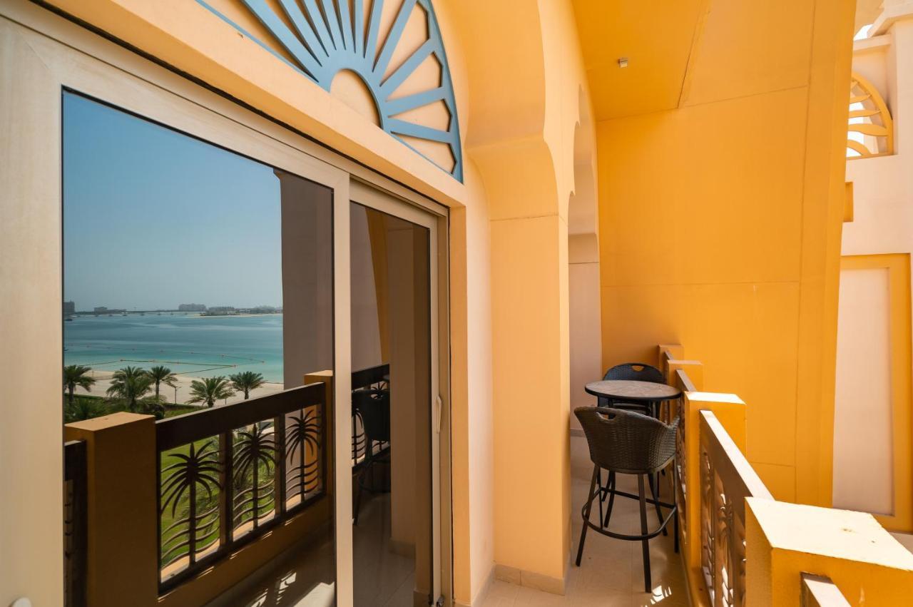 Globalstay At Palm Jumeirah Beachfront Paradise With Pool And Gym Apartamento Dubai