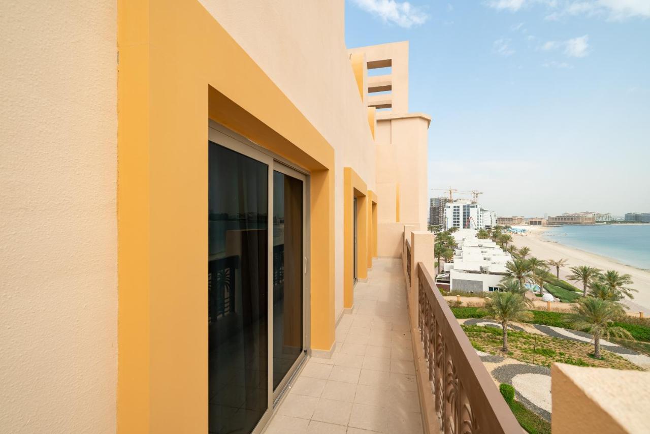 Globalstay At Palm Jumeirah Beachfront Paradise With Pool And Gym Apartamento