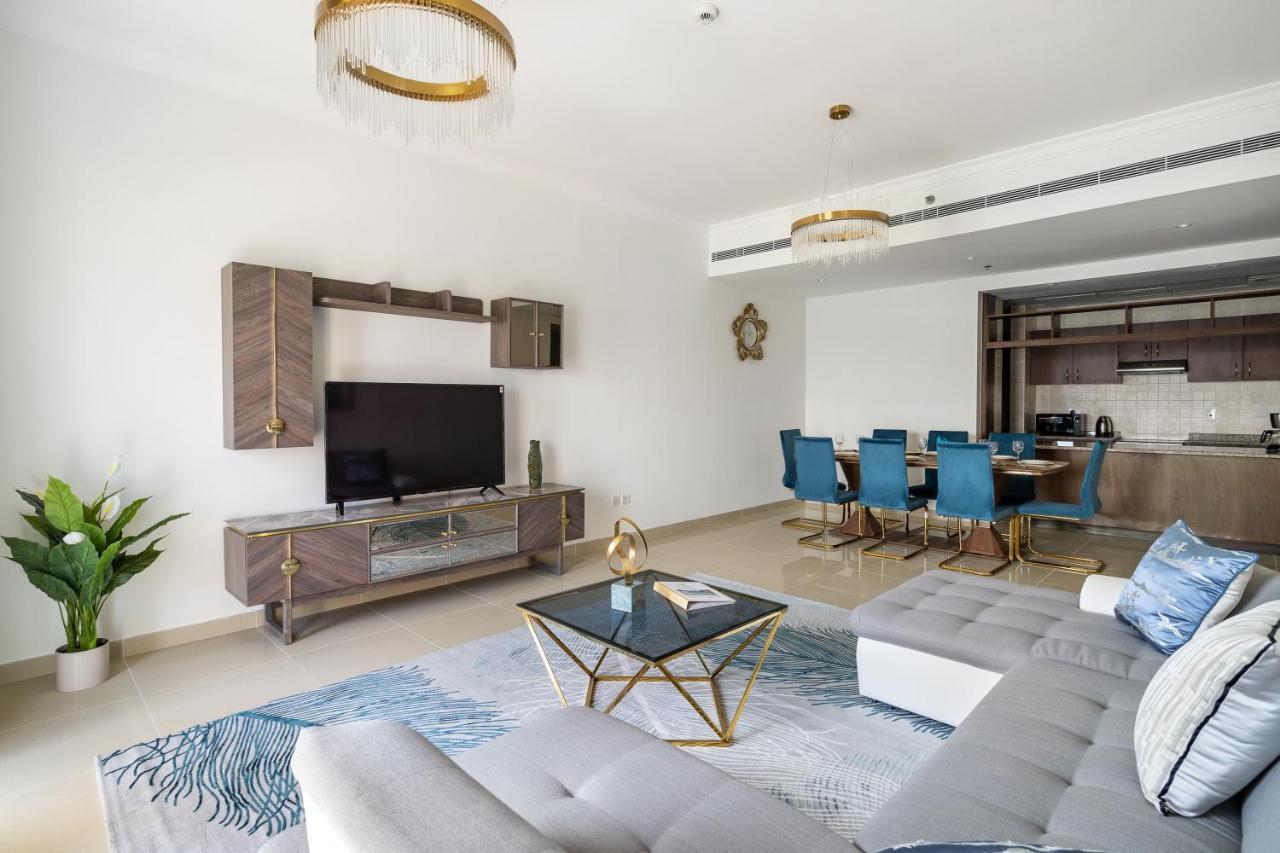 Globalstay At Palm Jumeirah Beachfront Paradise With Pool And Gym *