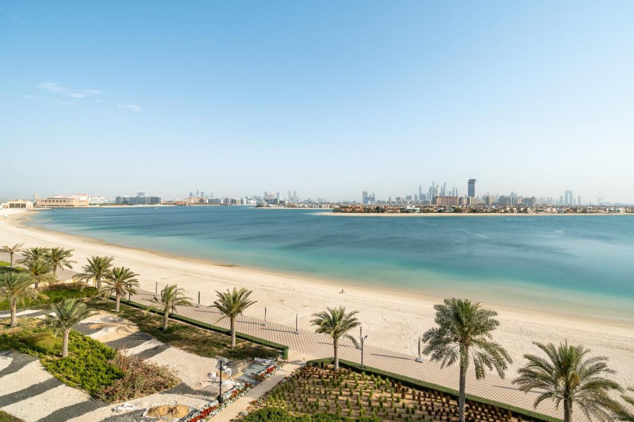 Globalstay At Palm Jumeirah Beachfront Paradise With Pool And Gym *